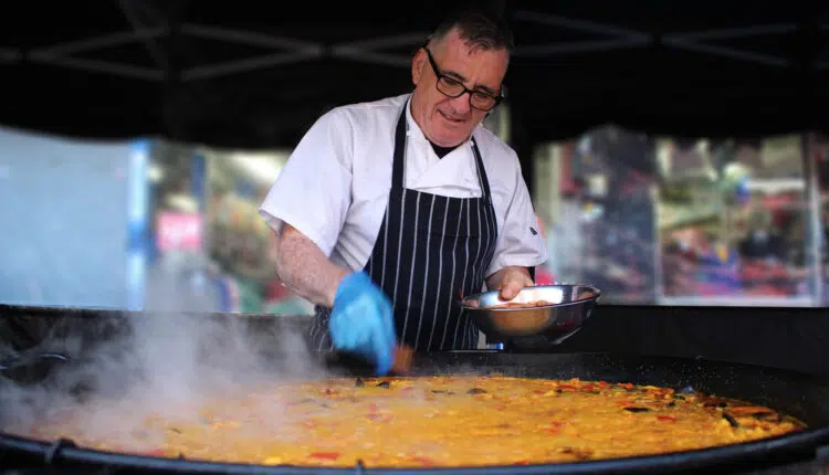 Paella : 3 raisons de choisir ce plat pour votre événement